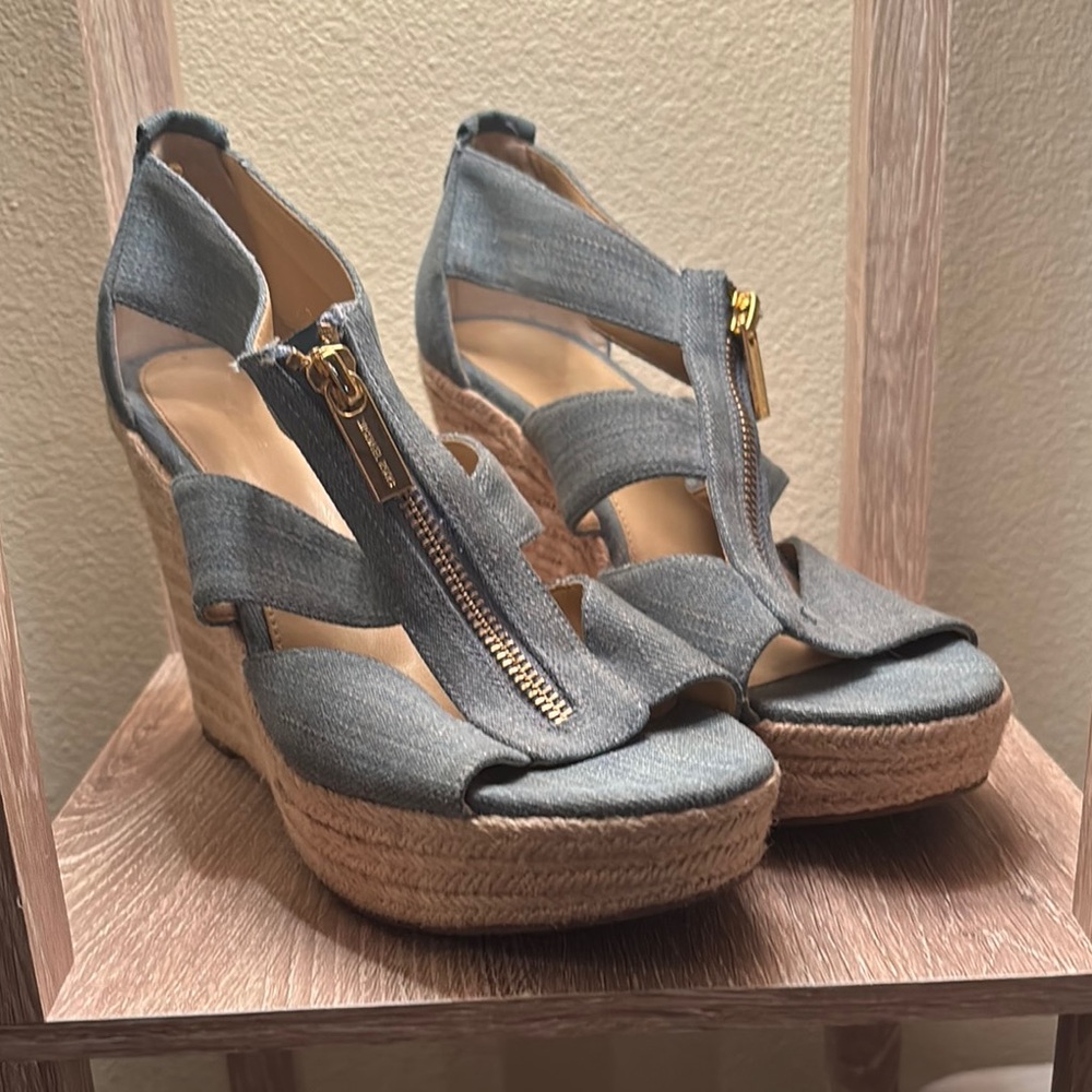 Michael Kors wedge sandals  👡